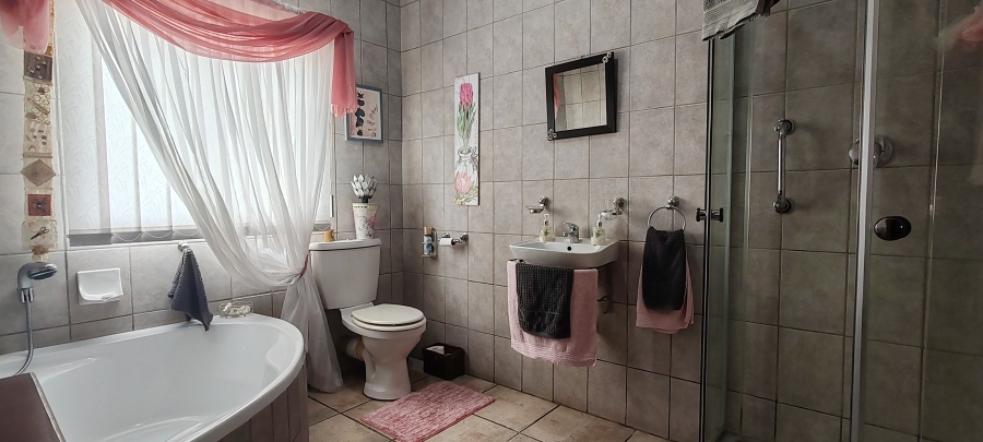 3 Bedroom Property for Sale in Parys Free State